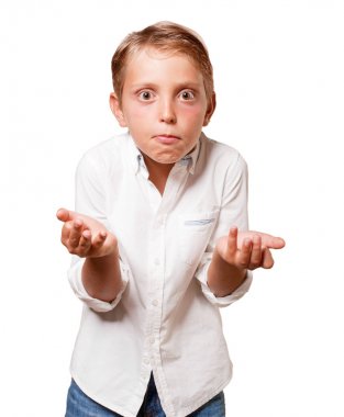 Genç sarışın çocuk şaşkın ifade ile