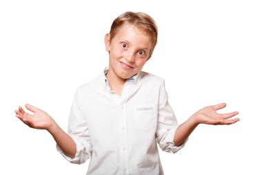 Genç sarışın çocuk şaşkın ifade ile