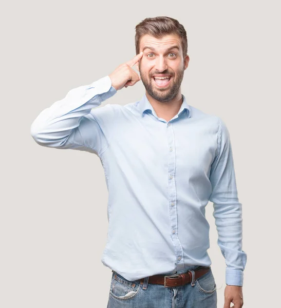 Joven Hombre Guapo Teniendo Una Idea Sorprendido Vistiendo Una Camiseta —  Fotos de Stock