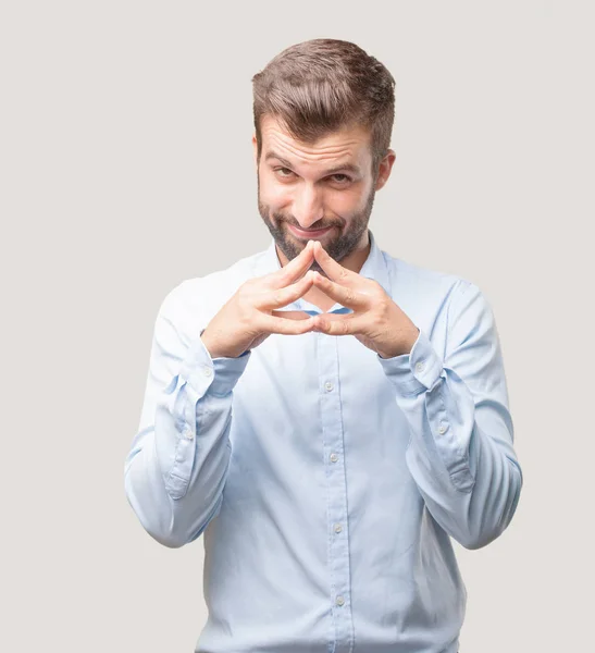 Joven Hombre Guapo Planeando Letrero Con Camiseta Azul Expresión Satisfecha — Foto de Stock