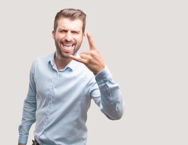 Homem Bonito Jovem Camisa Azul Estressada Expressão Discordante Conceito Irritado — Fotografia de Stock