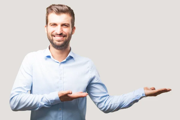 Homem Bonito Jovem Mostrando Sinal Vestindo Camisa Azul Pessoa Isolada — Fotografia de Stock