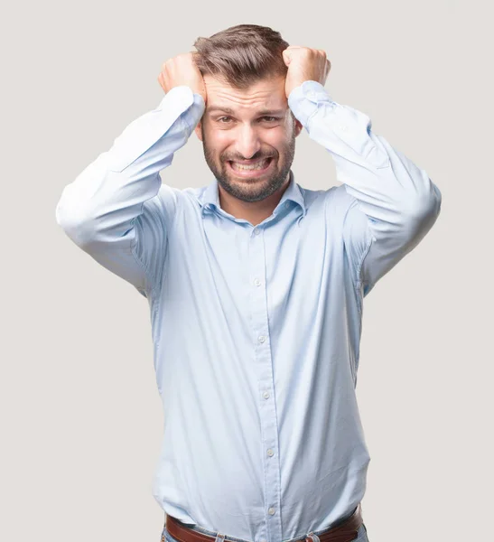 Jovem Homem Bonito Estressado Camisa Azul Expressão Preocupada Frustrada Pessoa — Fotografia de Stock