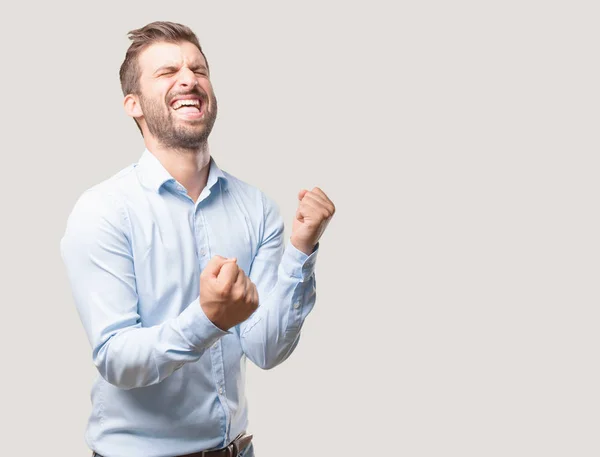 Joven Ganador Guapo Hombre Camiseta Azul Celebrando Triunfo Feliz Expresión —  Fotos de Stock