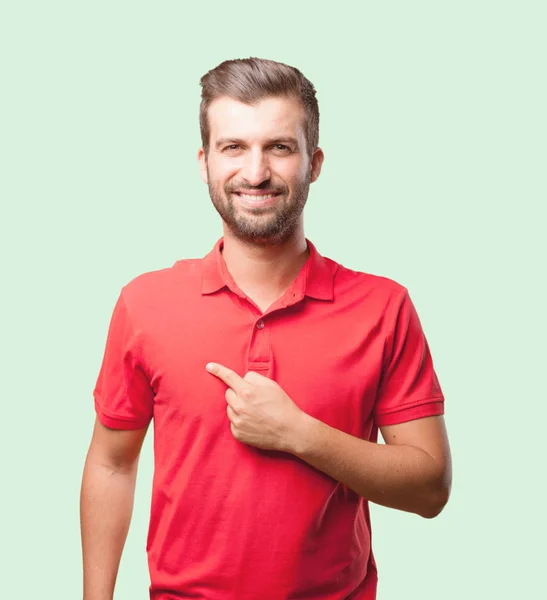 Młody Przystojny Mężczyzna Wskazuje Sam Czerwoną Koszulkę Polo Osoba Białym — Zdjęcie stockowe