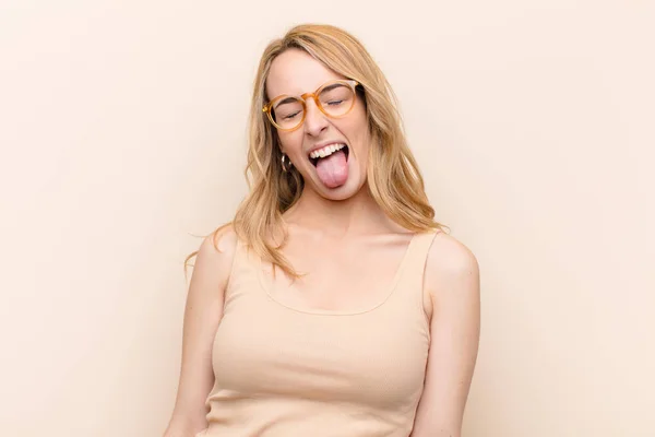 Young Pretty Blonde Woman Cheerful Carefree Rebellious Attitude Joking Sticking — Stock Photo, Image