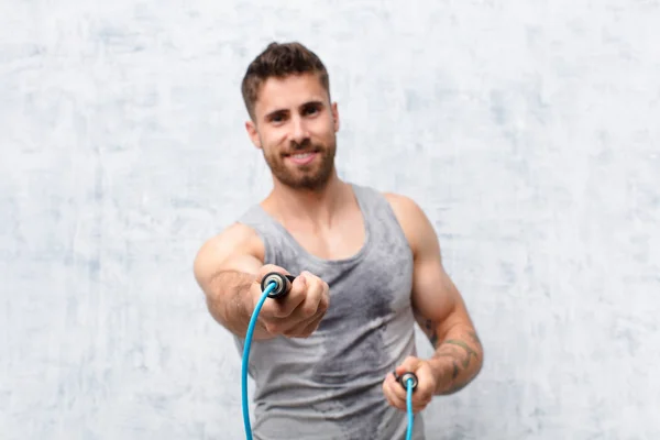 Young Handosme Man Flat Color Wall Jump Rope Sport Concept — Stock Photo, Image