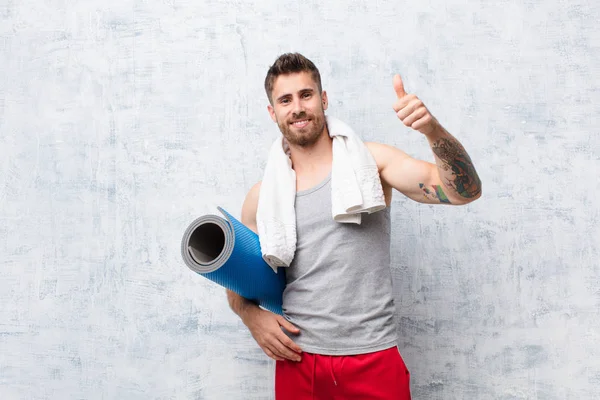Young Handosme Man Flat Color Wall Yoga Mat Sport Concept — Stock Photo, Image