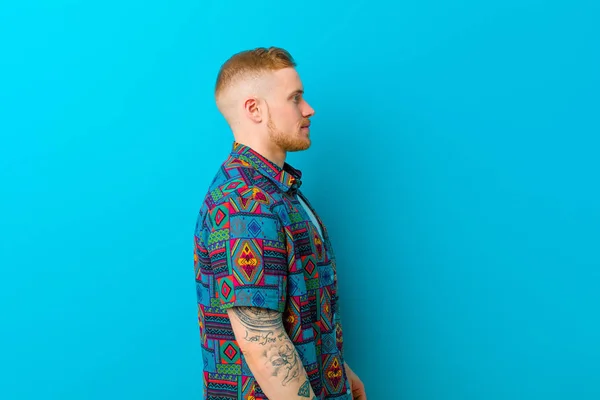 Young Blonde Man Wearing Print Shirt Profile View Looking Copy — Stock Photo, Image