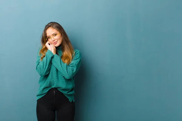 Young Pretty Woman Feeling Love Looking Cute Adorable Happy Smiling — Stock Photo, Image