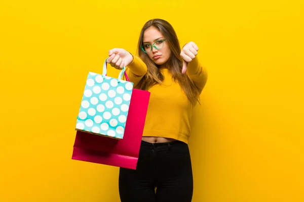 Joven Bonita Mujer Con Bolsas Compras —  Fotos de Stock