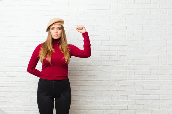 Young Artist Woman Feeling Serious Strong Rebellious Raising Fist Protesting — Stock Photo, Image