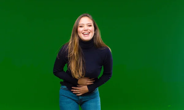 Jonge Mooie Vrouw Wijzen Naar Camera Met Een Tevreden Zelfverzekerde — Stockfoto