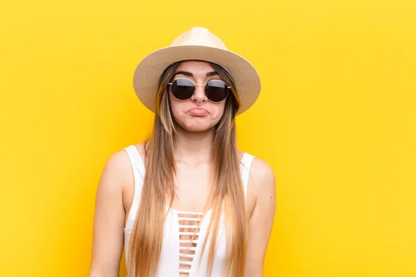 Giovane Bella Donna Sente Triste Stressato Sconvolto Causa Una Brutta — Foto Stock