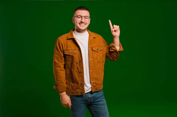 Young Handsome Man Smiling Cheerfully Happily Pointing Upwards One Hand — Stock Photo, Image