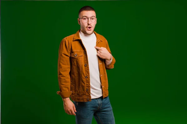 Young Handsome Man Looking Shocked Surprised Mouth Wide Open Pointing — Stock Photo, Image