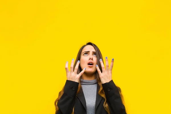 Young Pretty Woman Looking Desperate Frustrated Stressed Unhappy Annoyed Shouting — Stock Photo, Image