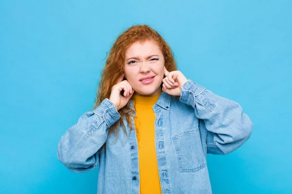 Junge Frau Mit Rotem Kopf Die Wütend Gestresst Und Genervt — Stockfoto