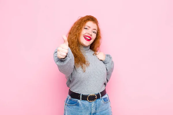 Joven Cabeza Roja Mujer Sintiéndose Orgullosa Despreocupada Segura Feliz Sonriendo —  Fotos de Stock