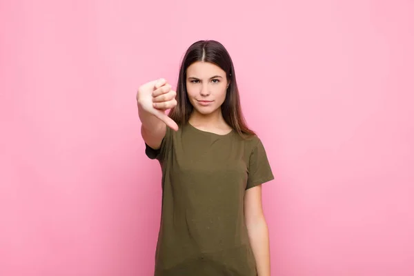 Junge Hübsche Frau Die Sich Kreuzt Wütend Genervt Enttäuscht Oder — Stockfoto