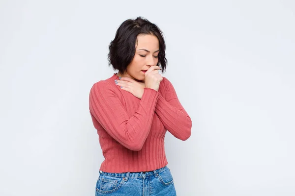 Junge Hübsche Frau Fühlt Sich Krank Mit Halsschmerzen Und Grippesymptomen — Stockfoto