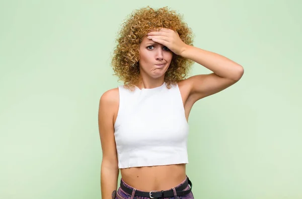 Jeune Afro Femme Paniquer Sur Délai Oublié Sentir Stressé Avoir — Photo