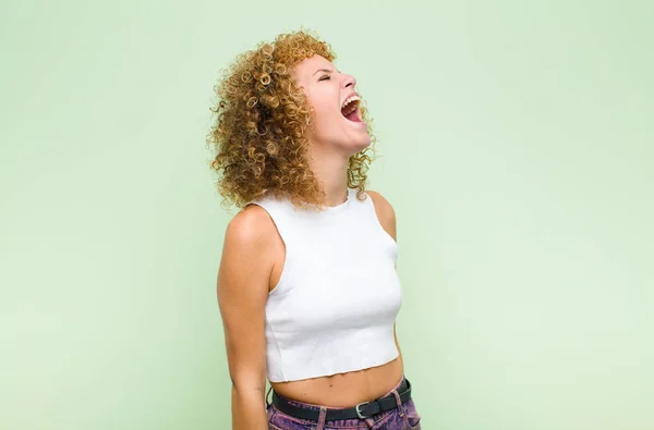 Young Afro Woman Screaming Furiously Shouting Aggressively Looking Stressed Angry — 스톡 사진