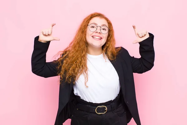 Young Red Head Woman Framing Outlining Own Smile Both Hands — 스톡 사진