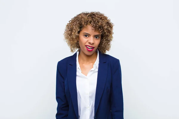 Ung Kvinna Afrikansk Amerikan Känsla Förbryllad Och Förvirrad Med Dum — Stockfoto