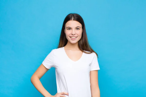 Young Pretty Woman Smiling Happily Hand Hip Confident Positive Proud — Stock Photo, Image