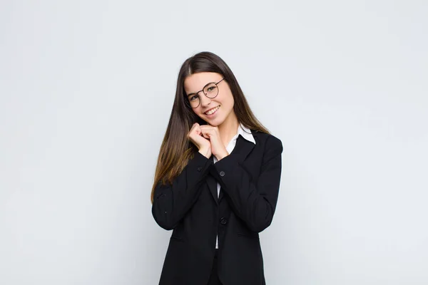 Jong Zakenvrouw Gevoel Liefde Zoek Schattig Schattig Gelukkig Glimlachen Romantisch — Stockfoto