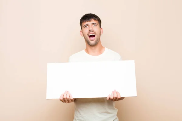 Jeune Homme Beau Regard Désespéré Frustré Stressé Malheureux Agacé Criant — Photo