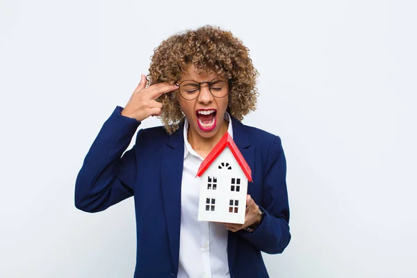 Junge Afrikanisch Amerikanische Frau Sieht Unglücklich Und Gestresst Aus Selbstmordgeste — Stockfoto