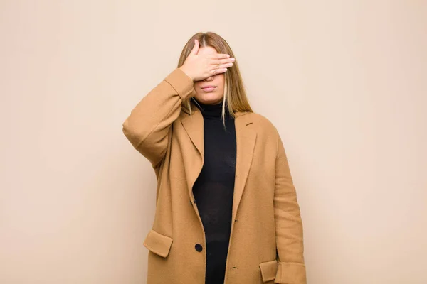 Young Blonde Woman Covering Eyes One Hand Feeling Scared Anxious — 스톡 사진