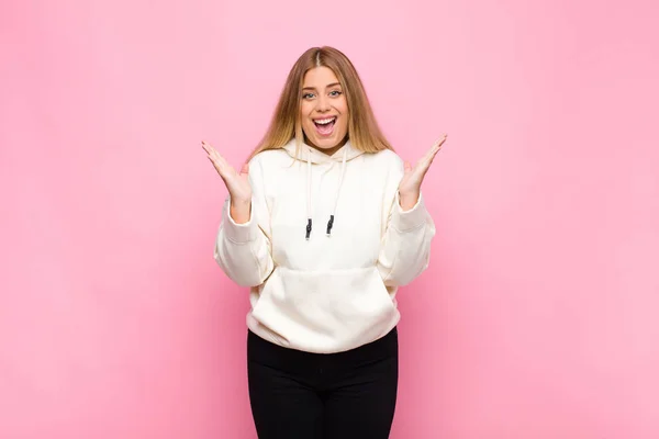 Young Blonde Woman Feeling Happy Excited Surprised Shocked Smiling Astonished — Stock Photo, Image