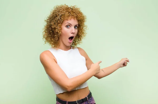 Young Afro Woman Feeling Shocked Surprised Pointing Copy Space Side — Stock Photo, Image