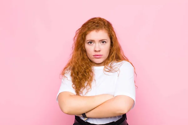 Junge Rote Kopf Frau Fühlt Sich Unzufrieden Und Enttäuscht Sieht — Stockfoto