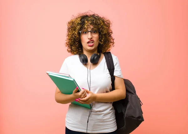 Jong Mooi Student Vrouw Zoek Geschokt Boos Geïrriteerd Teleurgesteld Open — Stockfoto