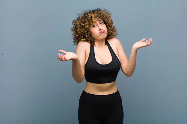 Young Sports Woman Feeling Puzzled Confused Doubting Weighting Choosing Different — Stock Photo, Image