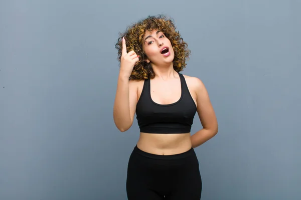 Young Sports Woman Feeling Happy Excited Genius Realizing Idea Cheerfully — Stock Photo, Image