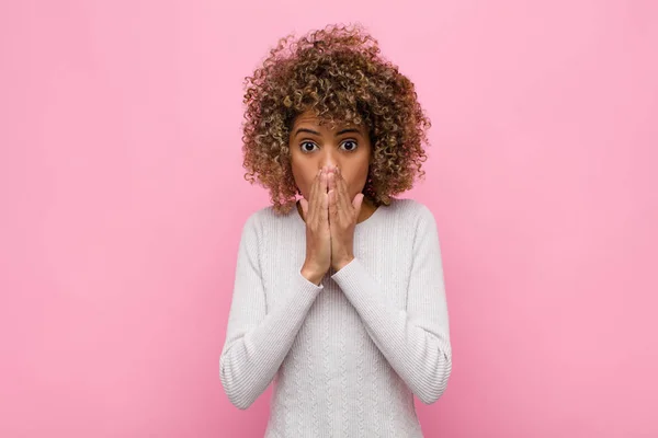 Junge Afrikanisch Amerikanische Frau Die Sich Besorgt Aufgebracht Und Verängstigt — Stockfoto