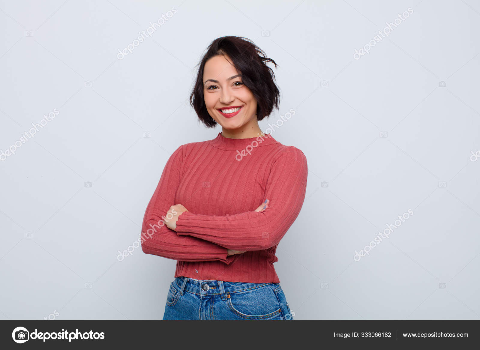 hispanische hübsche Frau, die lächelt und Stockfoto 2183576523 |  Shutterstock, image size:1600x1167