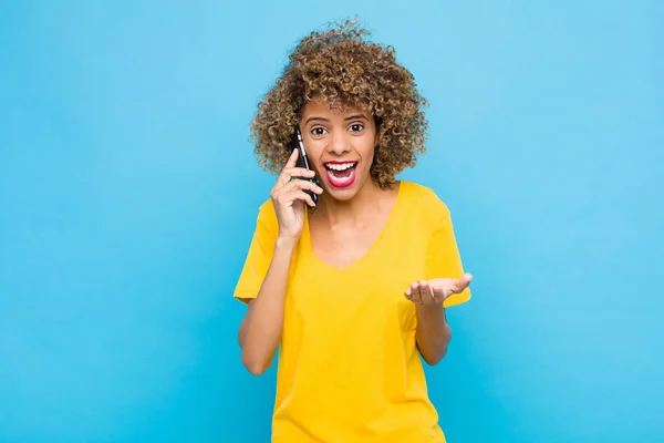 Jovem Afro Americano Olhando Desesperado Frustrado Estressado Infeliz Irritado Gritando — Fotografia de Stock