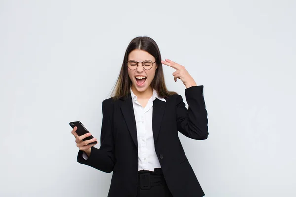 Joven Bonita Mujer Buscando Infeliz Estresado Gesto Suicida Haciendo Signo — Foto de Stock