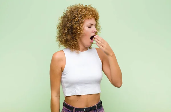 Young Afro Woman Yawning Lazily Early Morning Waking Looking Sleepy — ストック写真