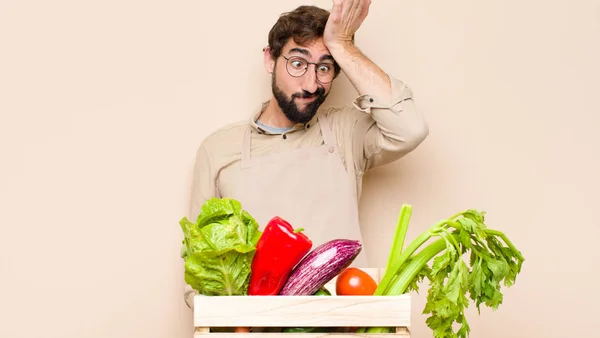 Green Grocery Man Raising Palm Forehead Thinking Oops Making Stupid — 스톡 사진