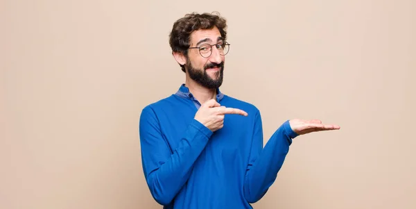Young Handsome Man Smiling Cheerfully Pointing Copy Space Palm Side — Stock Photo, Image