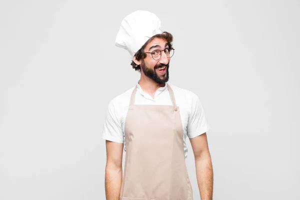Jovem Chef Louco Com Grande Amigável Sorriso Despreocupado Olhando Positivo — Fotografia de Stock