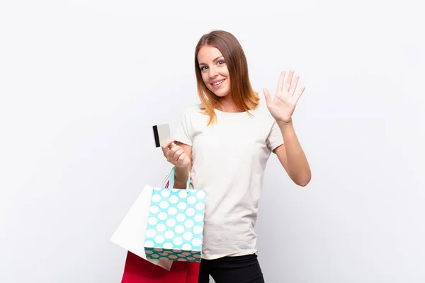 Rossa Bella Donna Testa Sorridente Felicemente Allegramente Agitando Mano Accogliendoti — Foto Stock