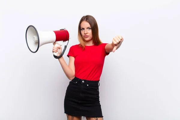 Rött Huvud Vacker Kvinna Känner Sig Arg Irriterad Besviken Eller — Stockfoto